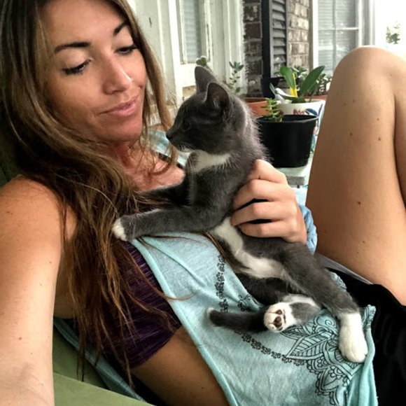 Meet your Posher, Delaney 🪩 - Picture 3 of 8